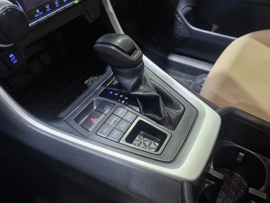 تويوتا راف فور LE 2022 