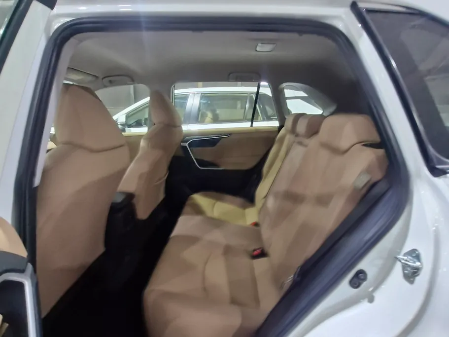 تويوتا راف فور LE 2022 