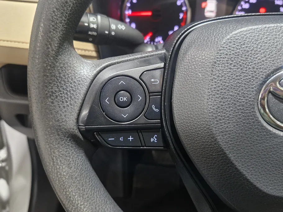 تويوتا راف فور LE 2022 