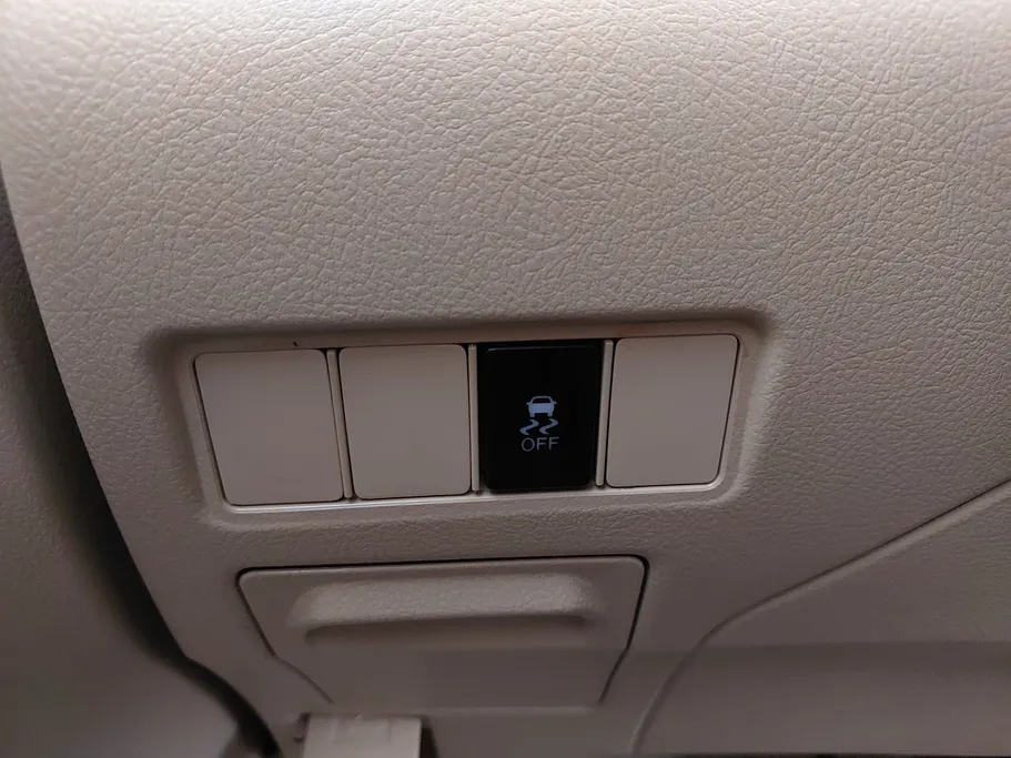 تويوتا يارس Y 2022 