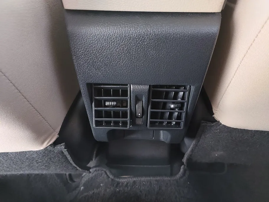 تويوتا يارس Y 2023 