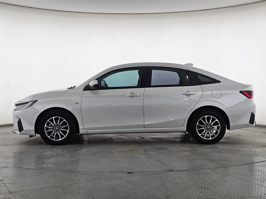 2023 Toyota Yaris  Y 