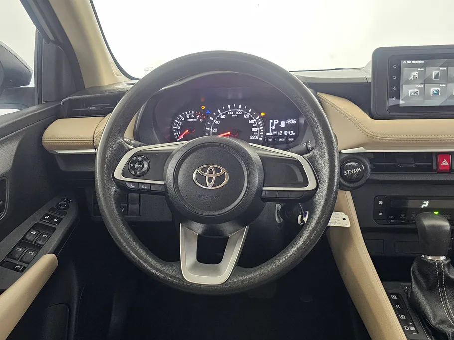 2023 Toyota Yaris  Y 