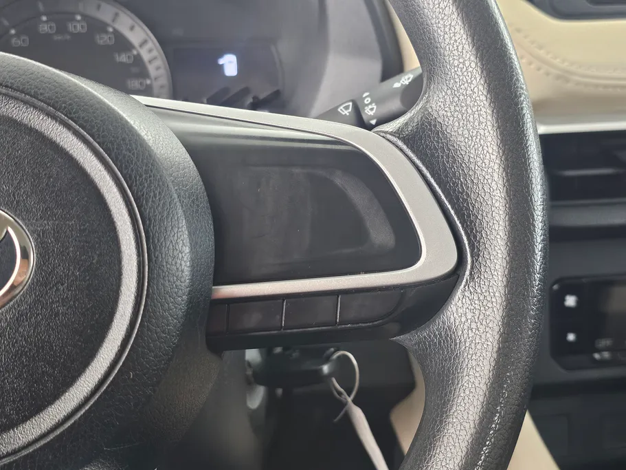 2023 Toyota Yaris  Y 