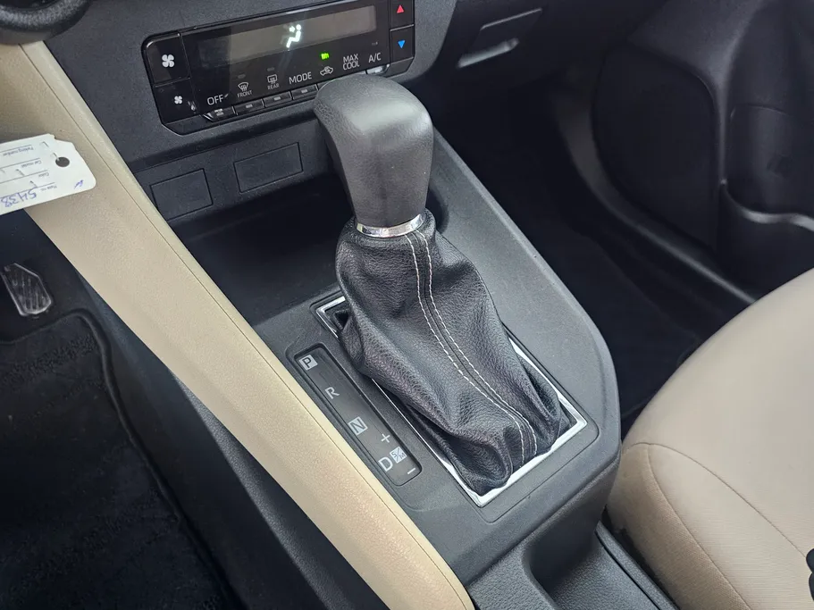 2023 Toyota Yaris  Y 