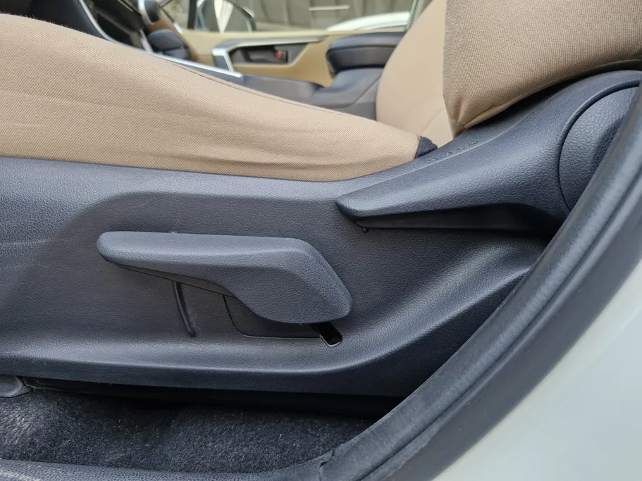 تويوتا راف فور LE 2019 