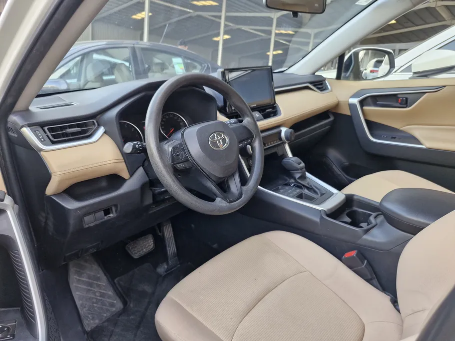 تويوتا راف فور LE 2019 