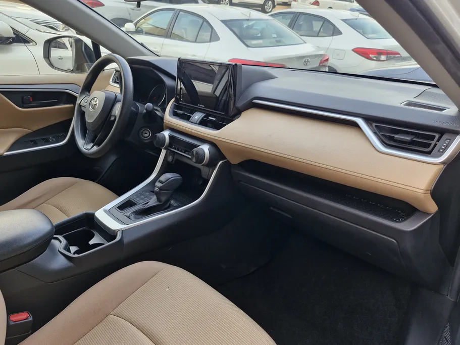 تويوتا راف فور LE 2019 