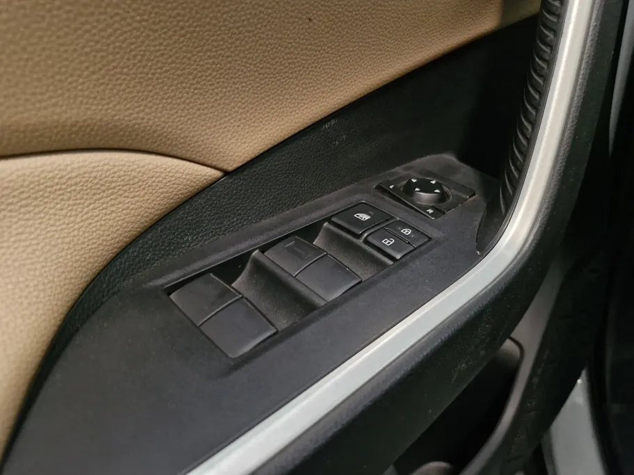 تويوتا راف فور LE 2019 