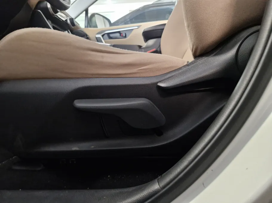 تويوتا راف فور LE 2019 