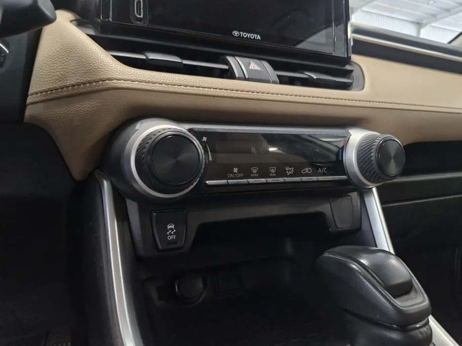 تويوتا راف فور LE 2019 