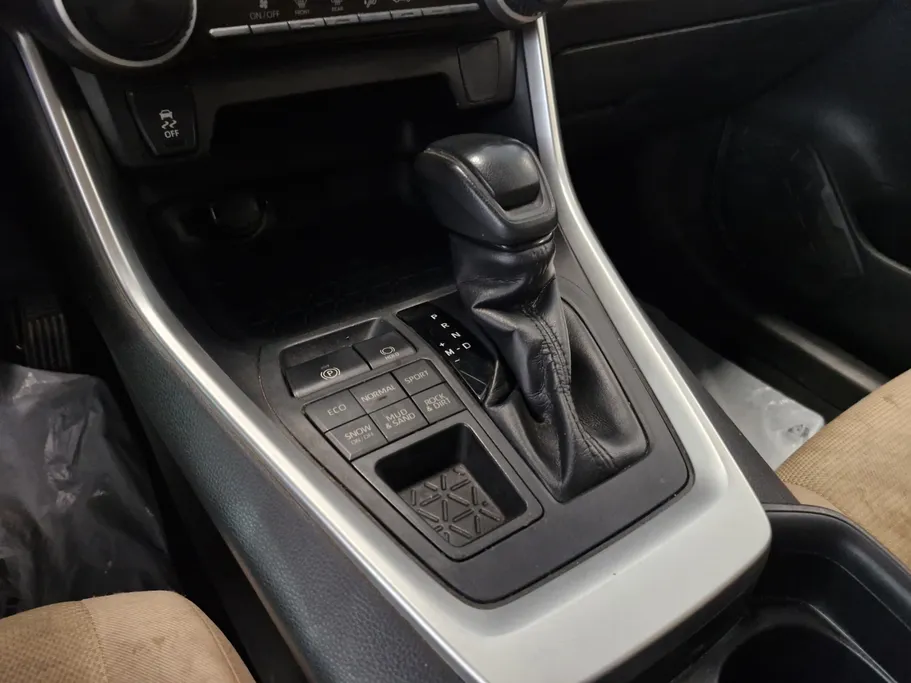 تويوتا راف فور LE 2019 