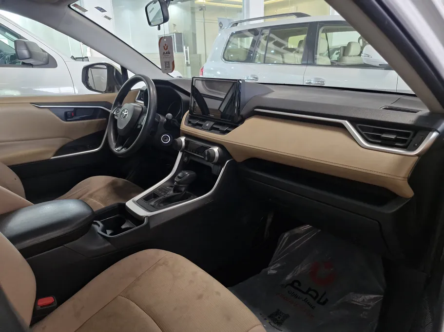 تويوتا راف فور LE 2019 