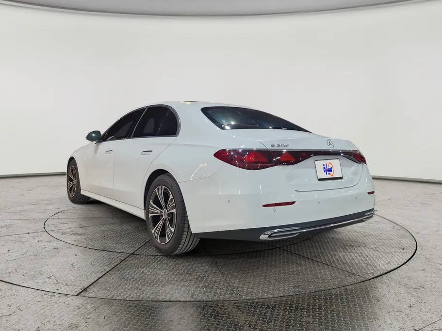 مرسيدس E 200 2025 