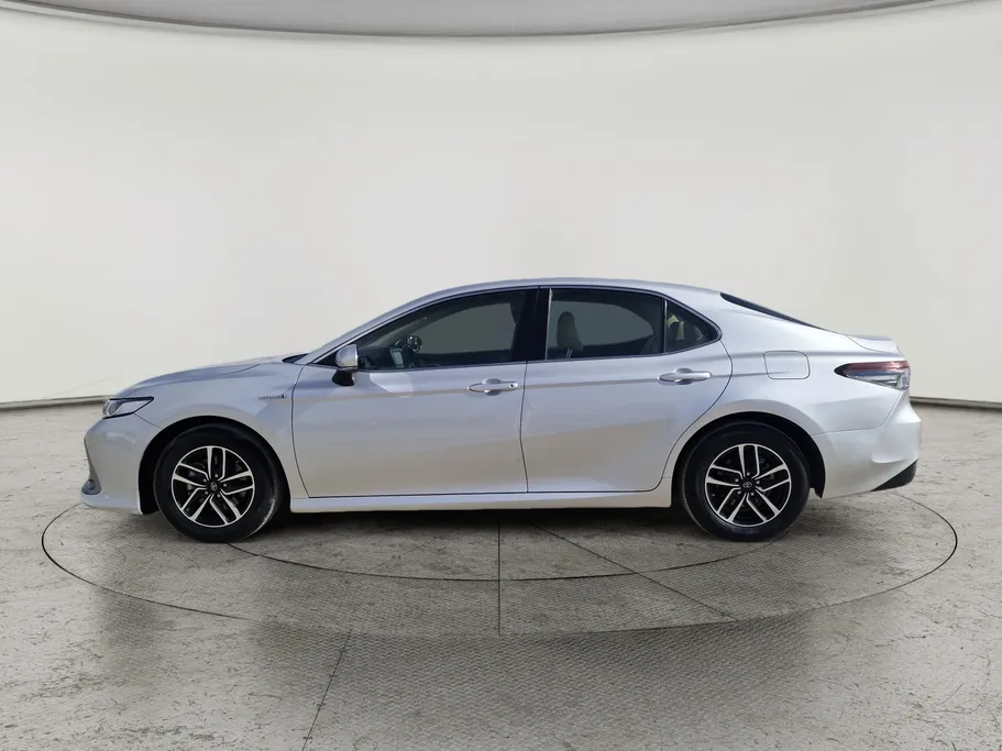 2022 Toyota Camry  LE HEV 
