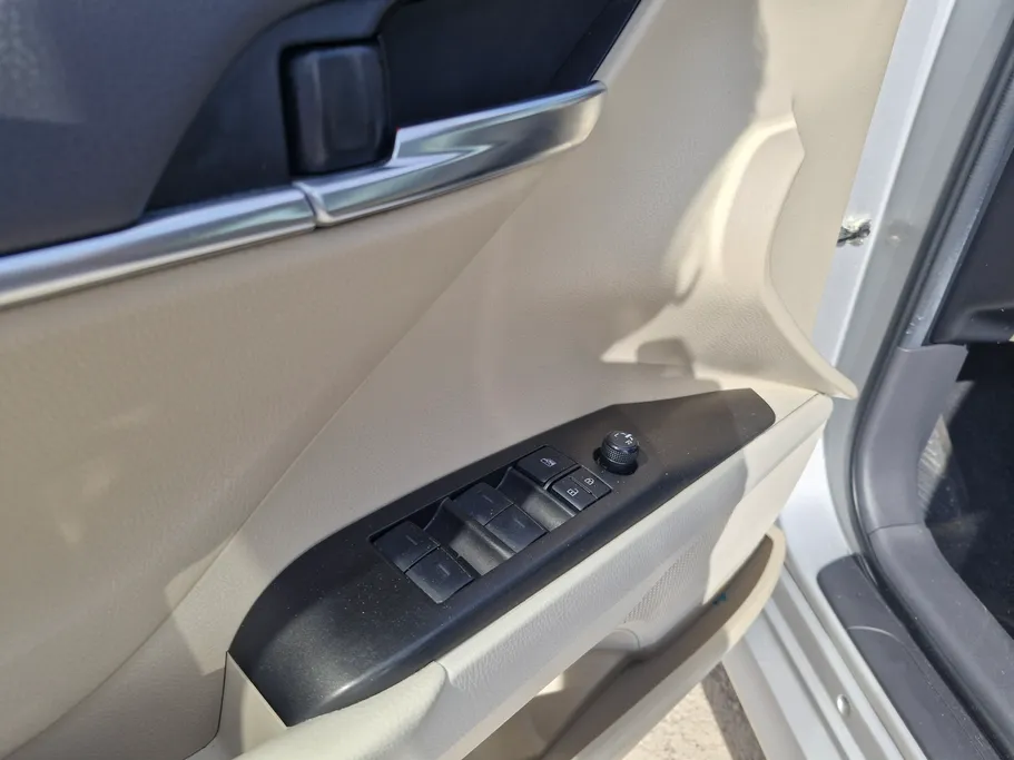 2022 Toyota Camry  LE HEV 