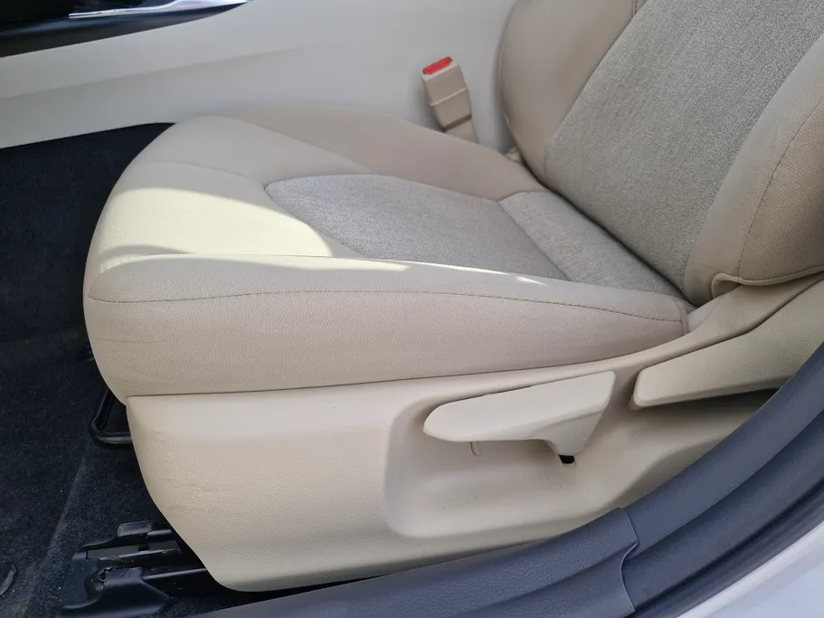 2022 Toyota Camry  LE HEV 