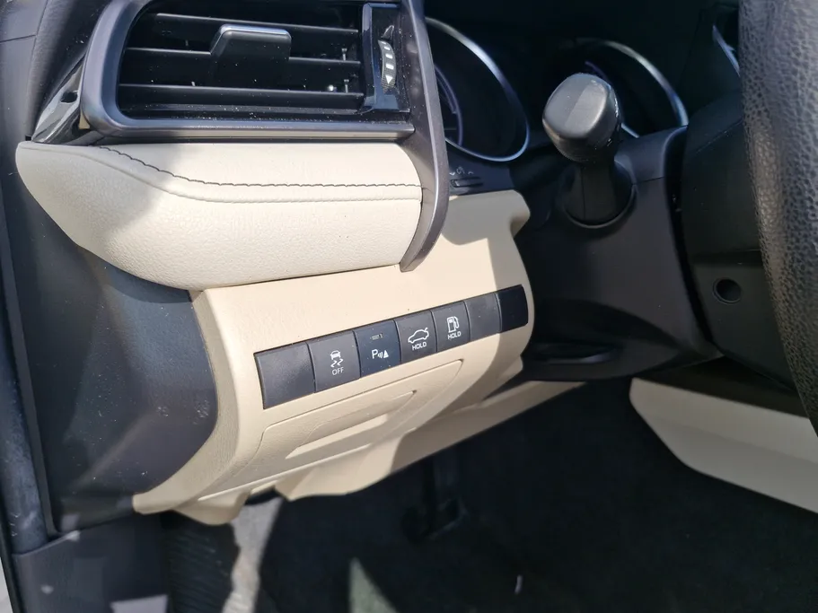 2022 Toyota Camry  LE HEV 