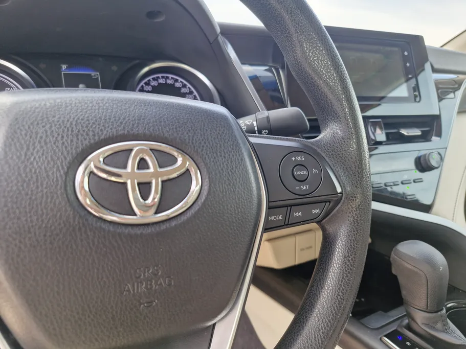 2022 Toyota Camry  LE HEV 