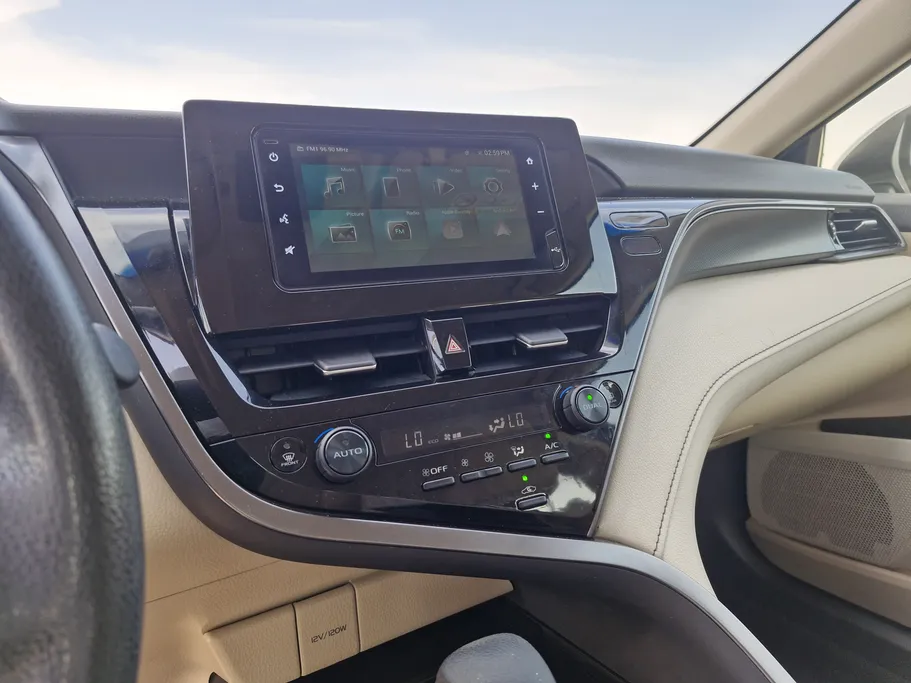 2022 Toyota Camry  LE HEV 