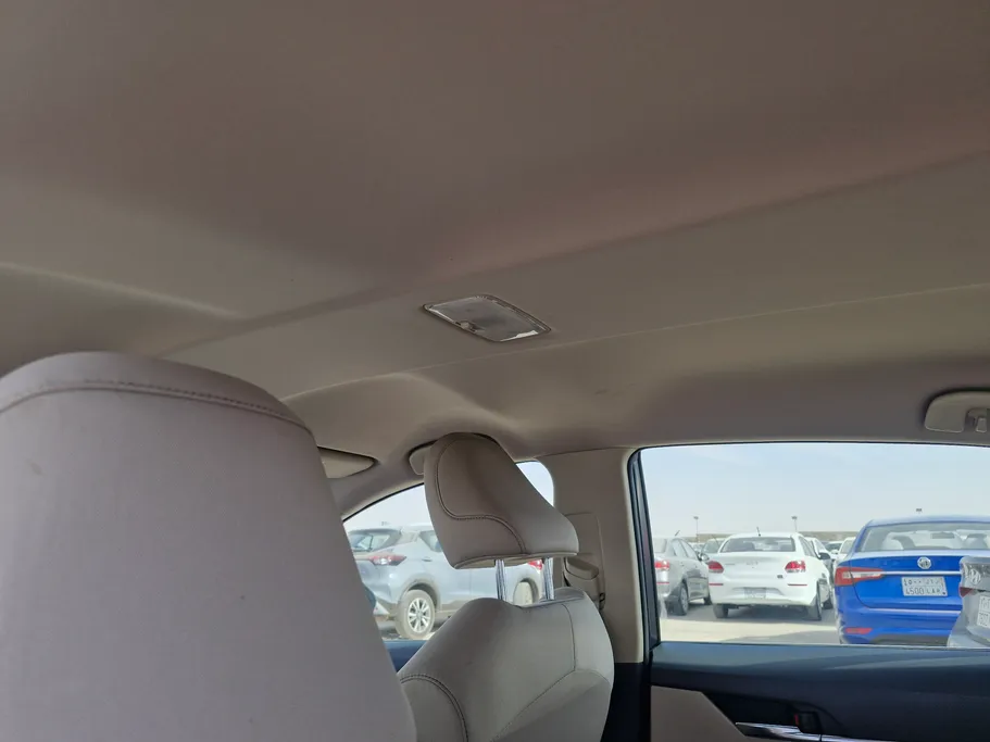 2022 Toyota Camry  LE HEV 