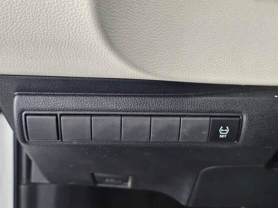 تويوتا كورولا XLI 2023 