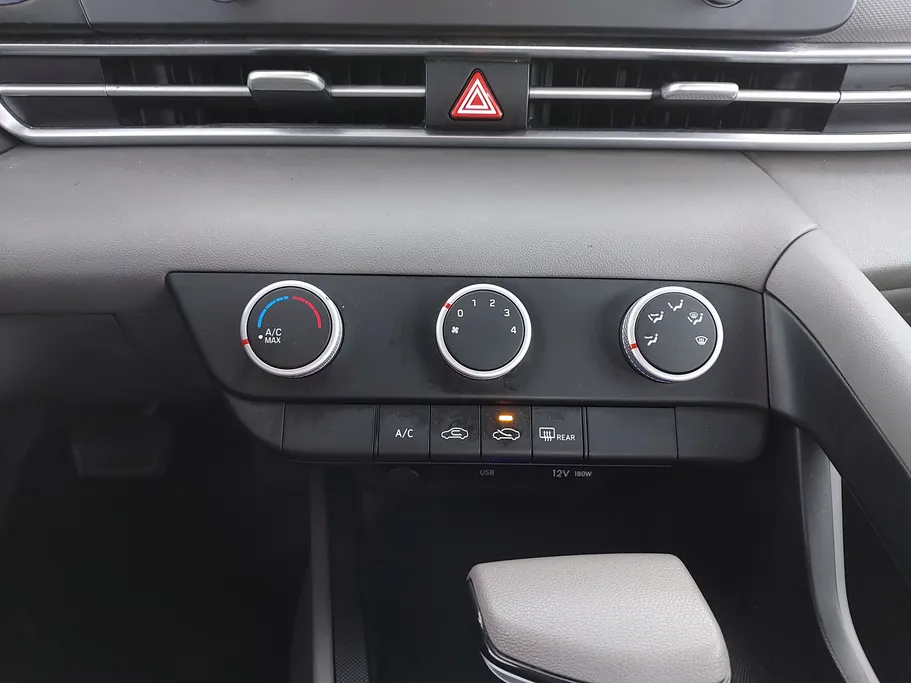 2023 Hyundai Elantra Fleet 