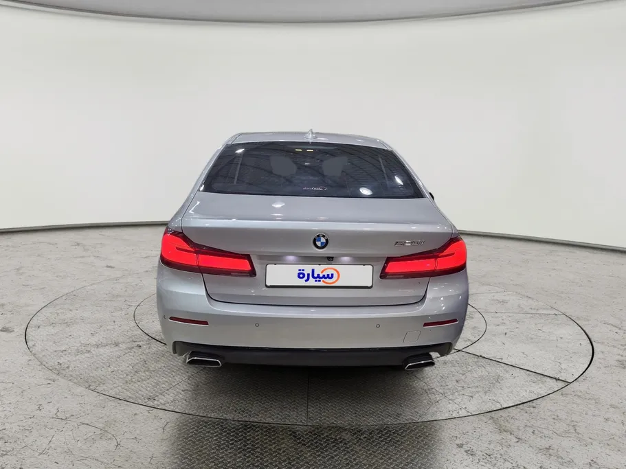 2021 BMW 5 Series 520i 