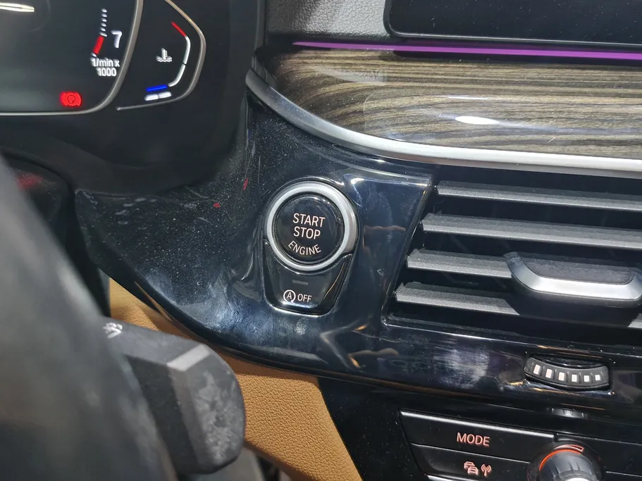 2021 BMW 5 Series 520i 