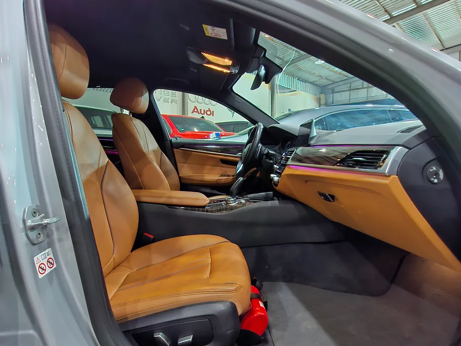 2021 BMW 5 Series 520i 