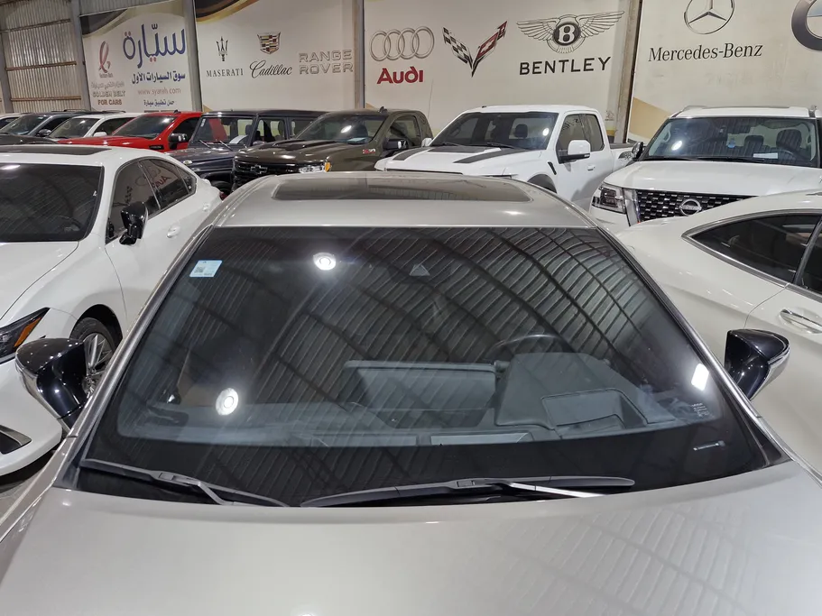 لكزس ES 300 H 2024 