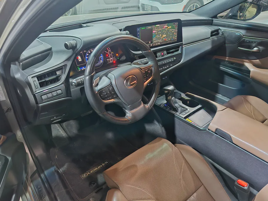 لكزس ES 300 H 2024 