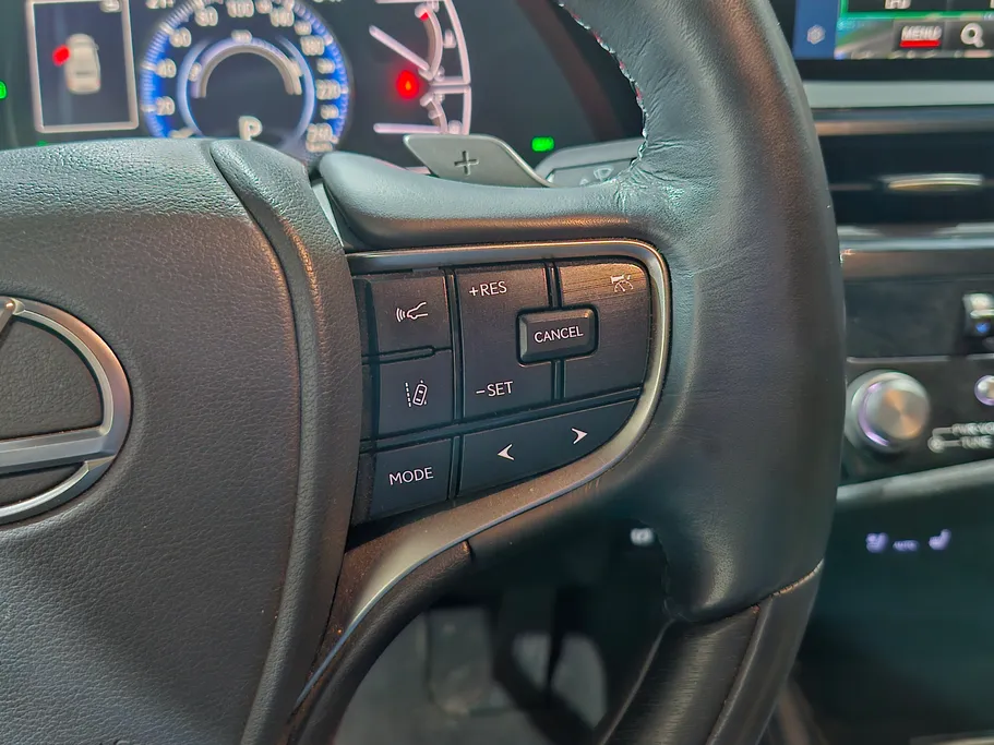 لكزس ES 300 H 2024 