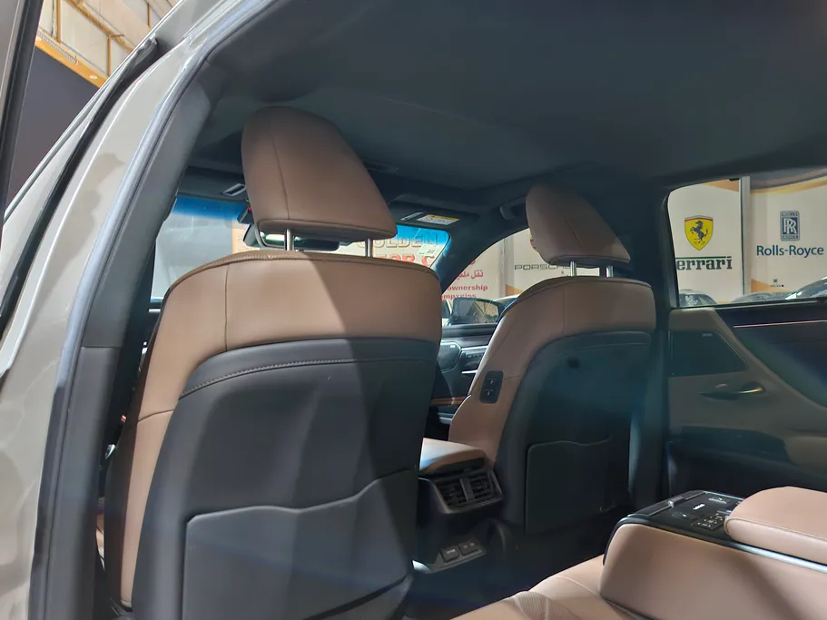 لكزس ES 300 H 2024 