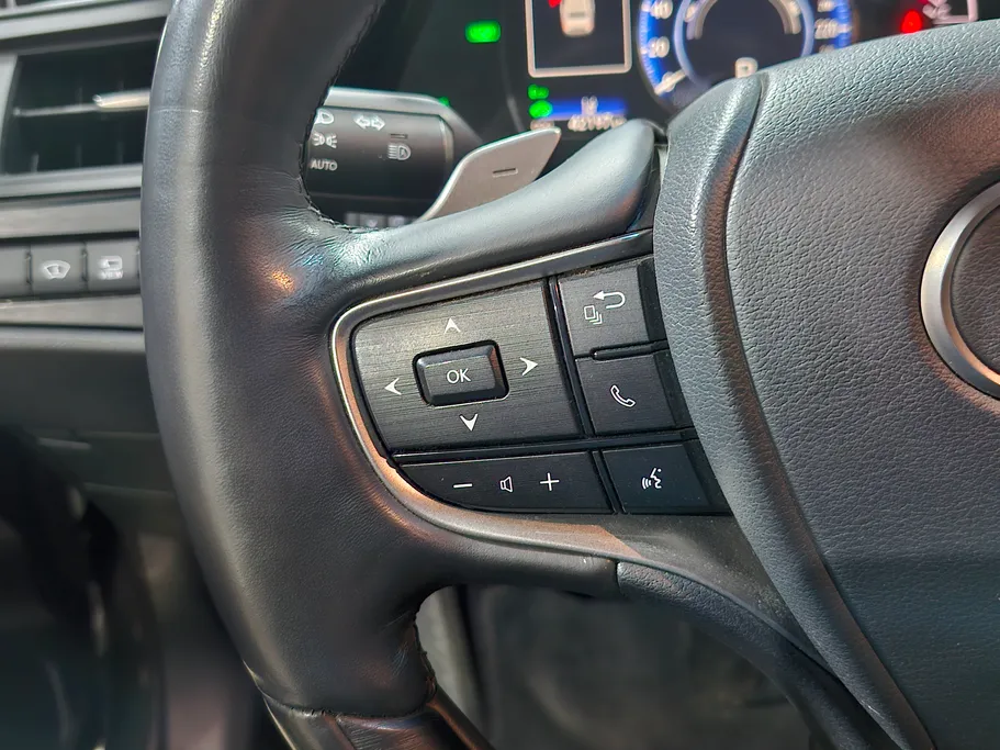 لكزس ES 300 H 2024 