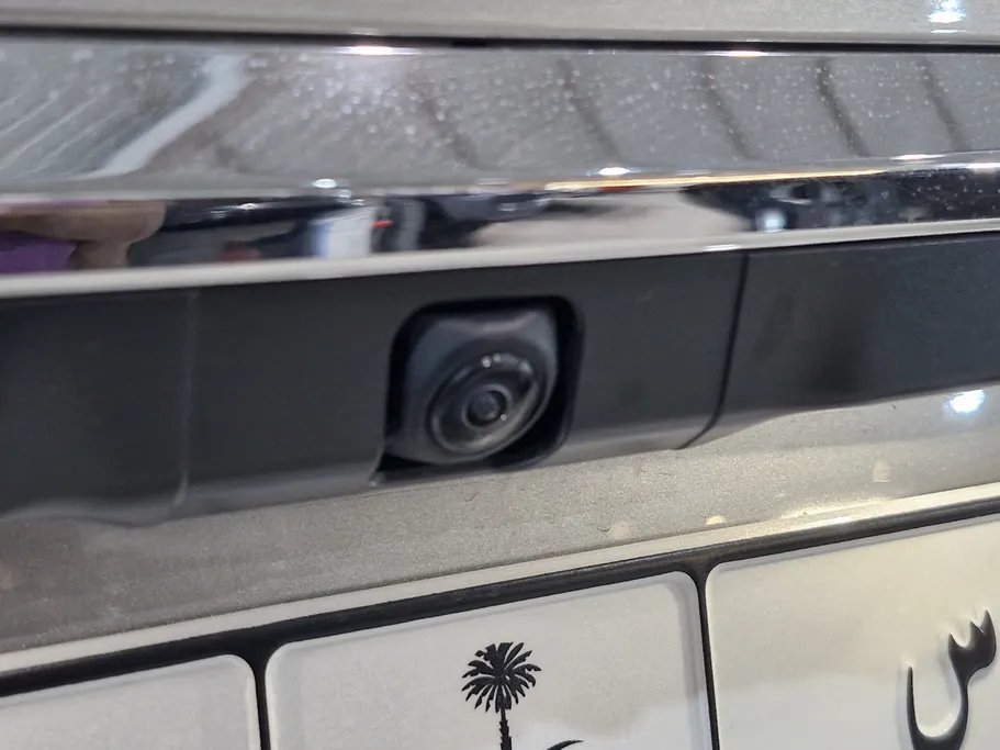 لكزس ES 300 H 2024 