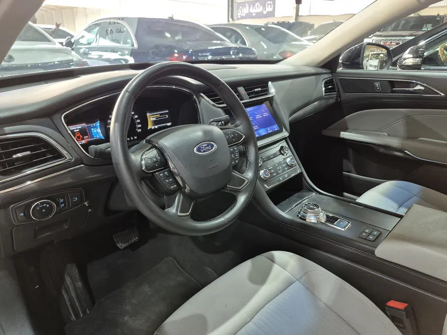 2021 Ford Taurus Ambiente 