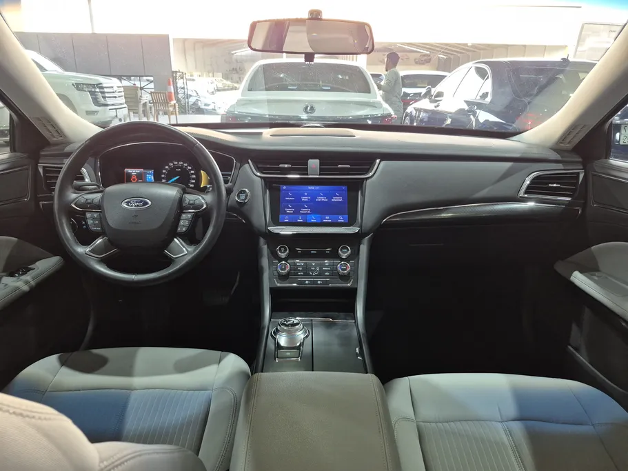 2021 Ford Taurus Ambiente 