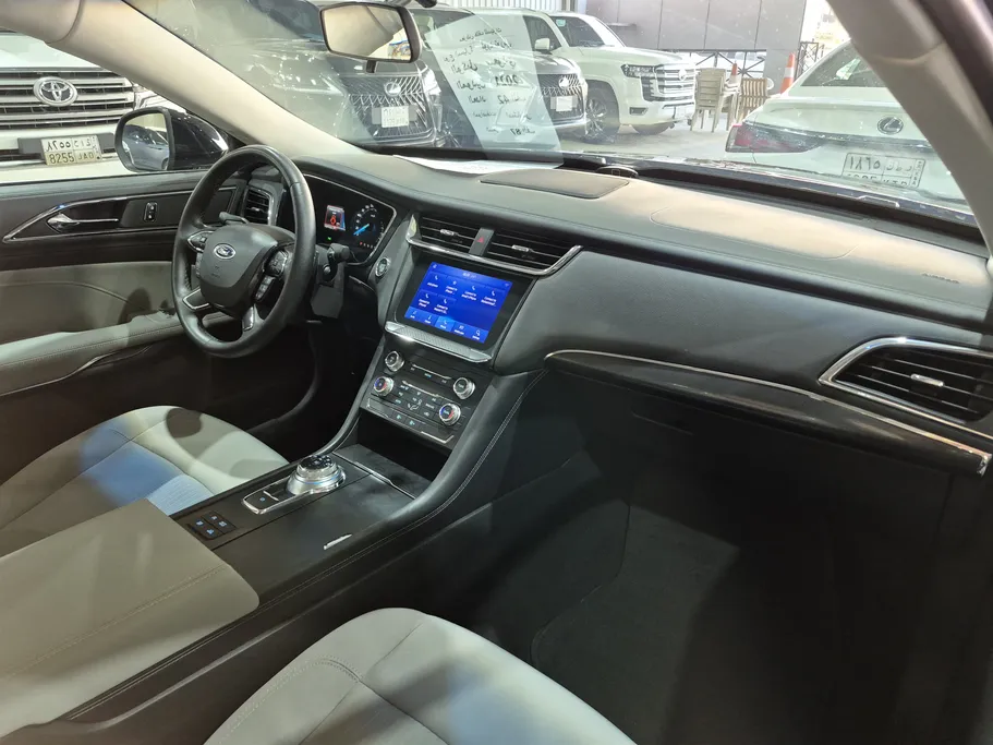 2021 Ford Taurus Ambiente 