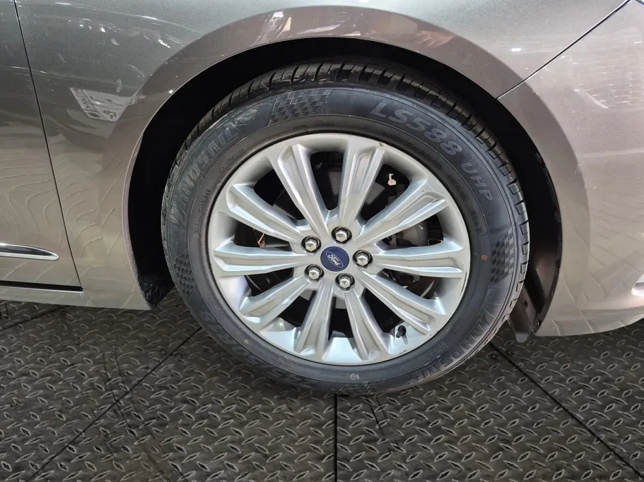 2020 Ford Taurus Ambiente 