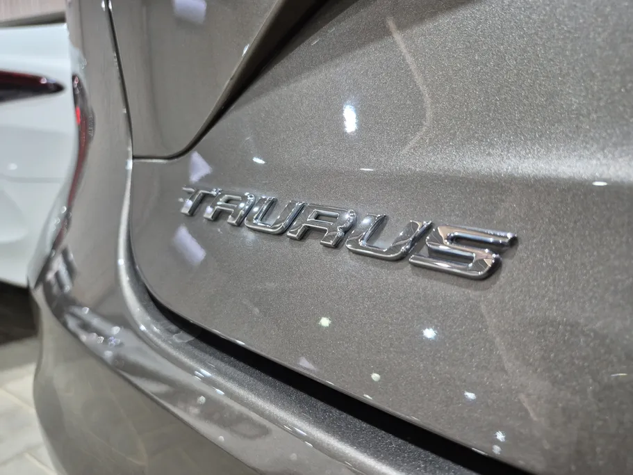 2020 Ford Taurus Ambiente 