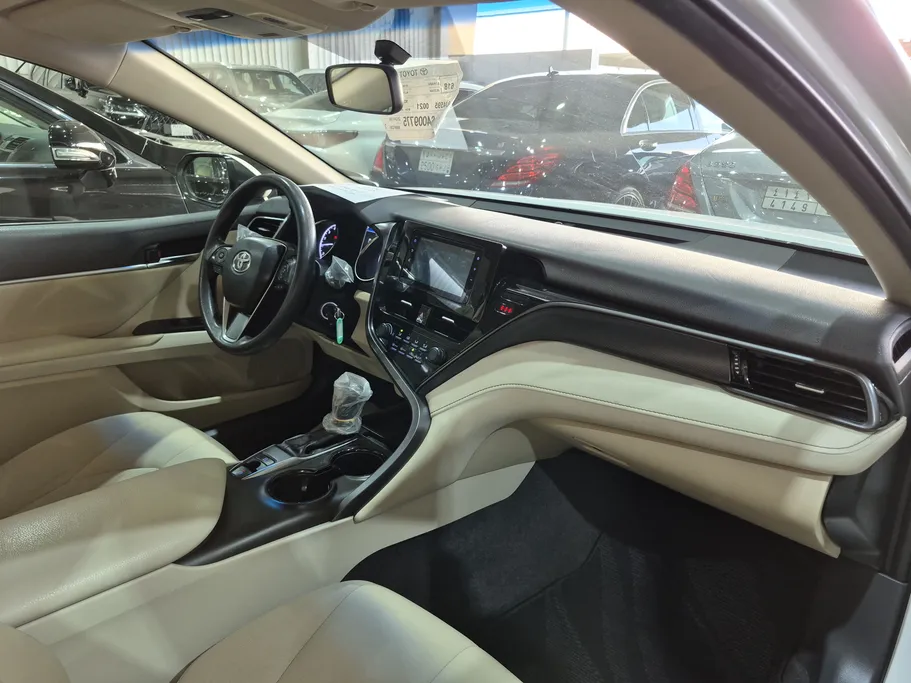 2023 Toyota Camry  LE 