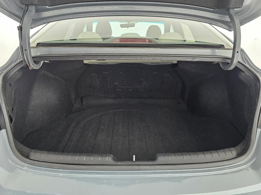 2022 Hyundai Elantra Smart 