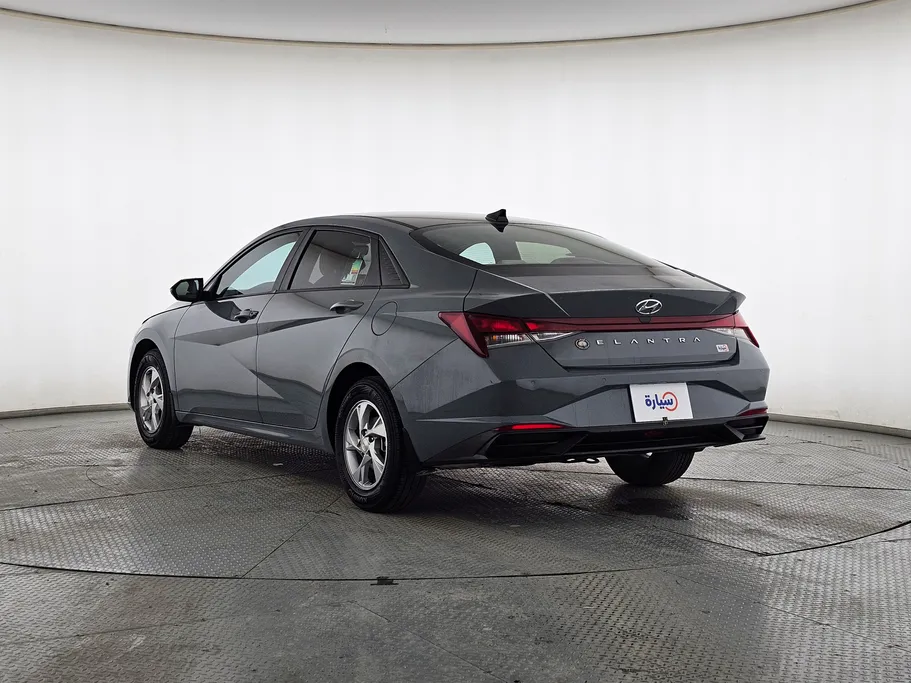 2022 Hyundai Elantra Smart 