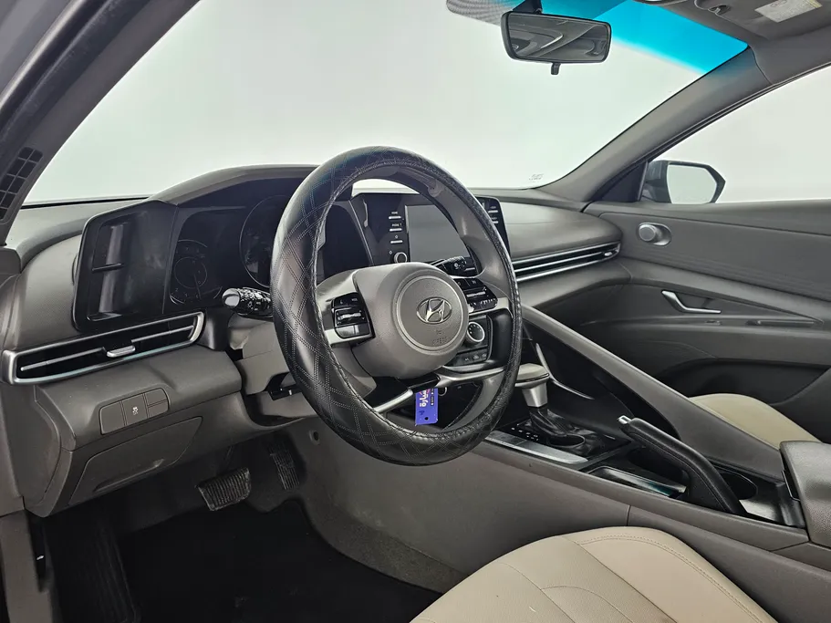 2022 Hyundai Elantra Smart 