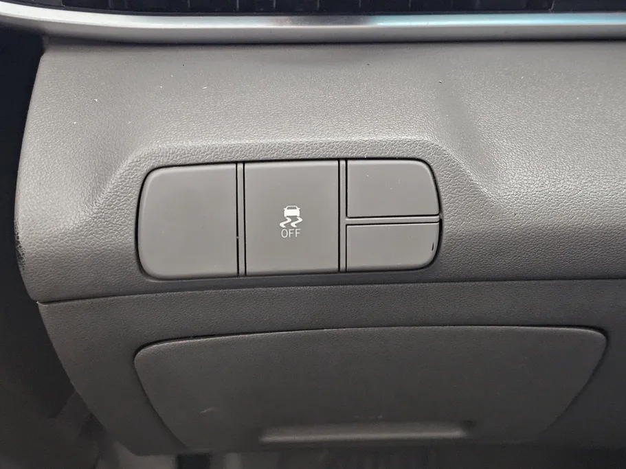 2022 Hyundai Elantra Smart 