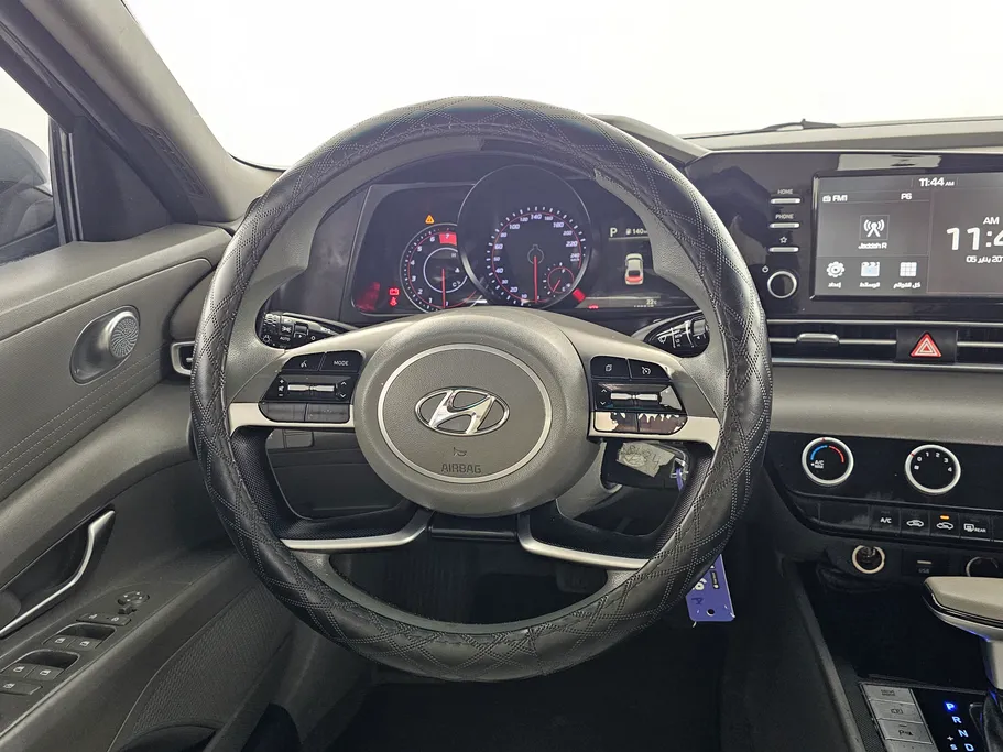 2022 Hyundai Elantra Smart 