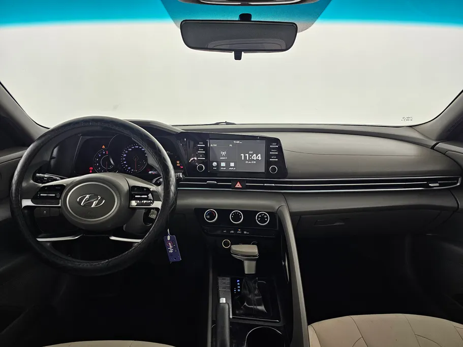 2022 Hyundai Elantra Smart 