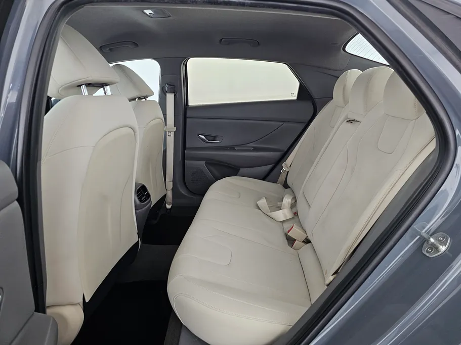 2022 Hyundai Elantra Smart 