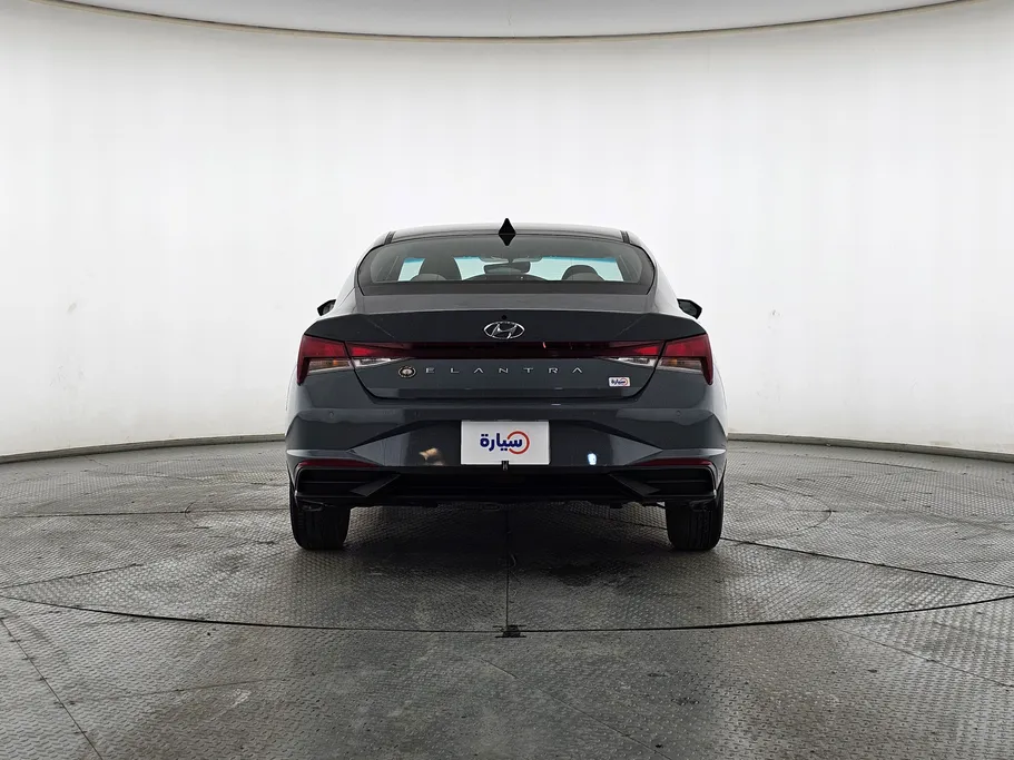 2022 Hyundai Elantra Smart 